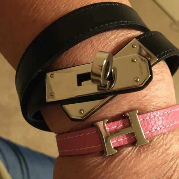 Pink snap closure bracelet - Picture 1 of 5